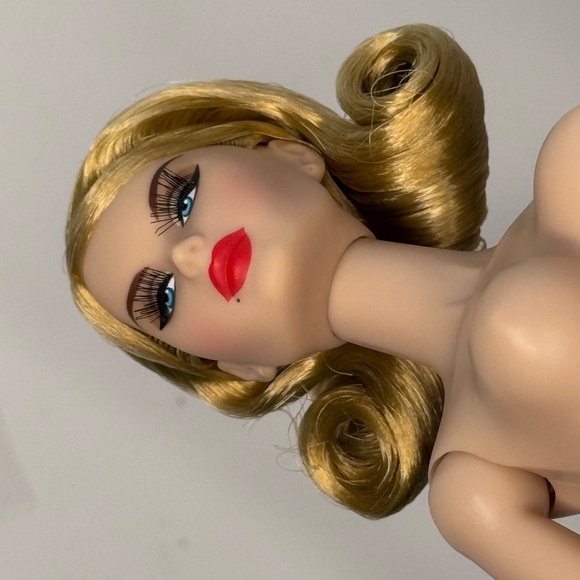 East 59th Integrity Stilettos Out Constance Sugar Nude Fashion Doll Articulated - Picture 8 of 12